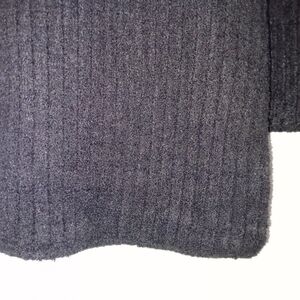 Black stripped Scarf. Kenneth Cole REACTION